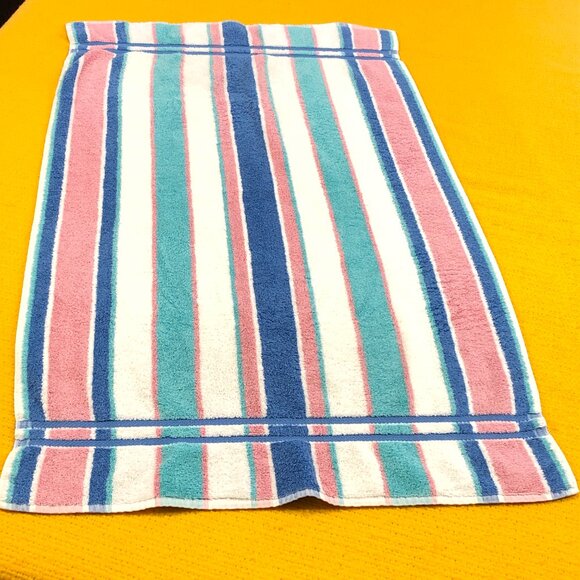 Vintage CANNON USA Landmark Collection Pink Blue Stripe Bath Towel 27"x48.5" - Picture 2 of 10